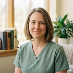 Dr. Sophie  Laurent